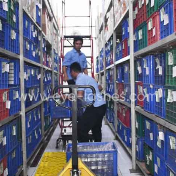 Quality Control at every station guarantees consistent, reliable lash production